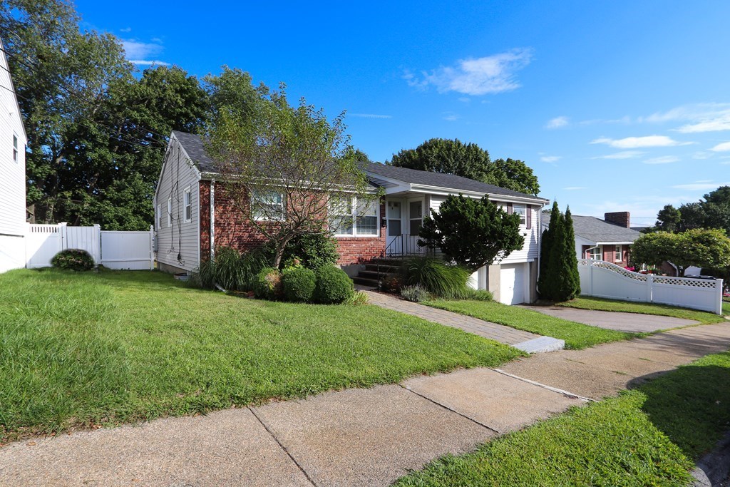 69 Jensen Road, Unit 69 Watertown, MA 02472 - Photo 3 of 26