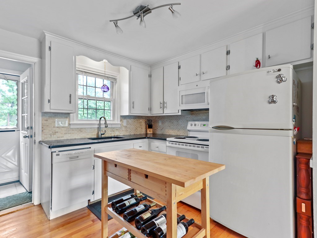 69 Jensen Road, Unit 69 Watertown, MA 02472 - Photo 9 of 26