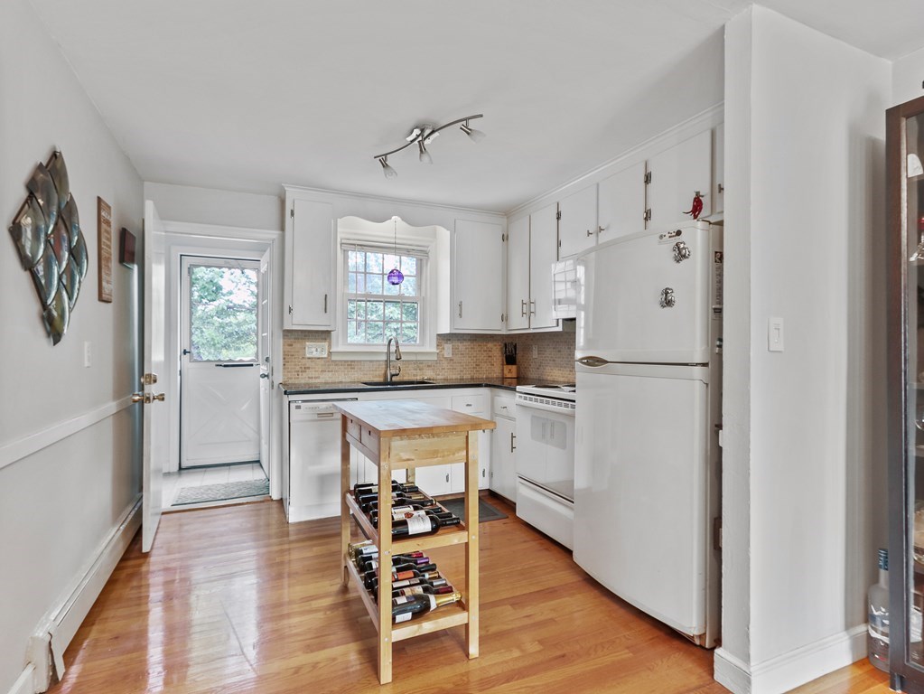 69 Jensen Road, Unit 69 Watertown, MA 02472 - Photo 10 of 26