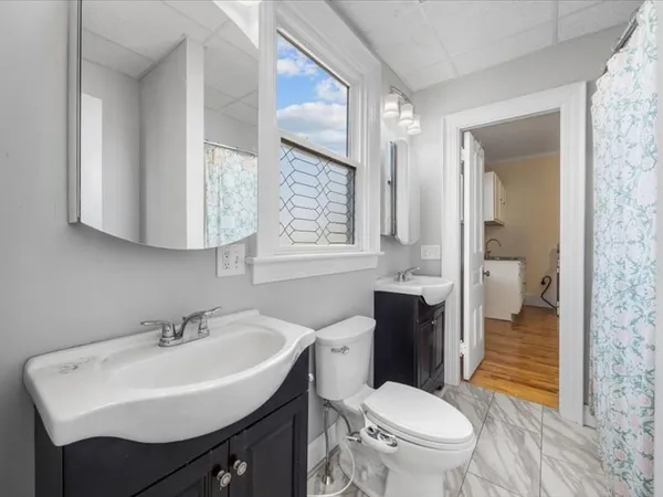 $2,475 | 52 Underwood Street, Unit SUITE B, Fall River, MA 02720
