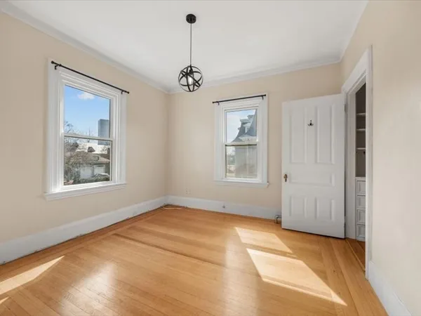 $2,475 | 52 Underwood Street, Unit SUITE B, Fall River, MA 02720