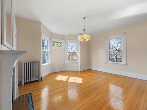 $2,475 | 52 Underwood Street, Unit SUITE B, Fall River, MA 02720
