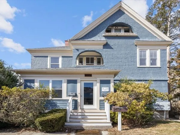$2,475 | 52 Underwood Street, Unit SUITE B, Fall River, MA 02720