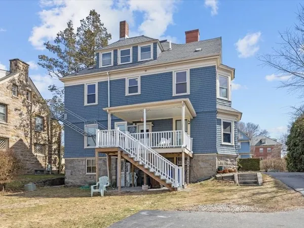 $2,475 | 52 Underwood Street, Unit SUITE B, Fall River, MA 02720