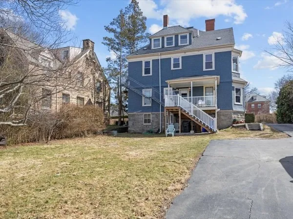 $2,475 | 52 Underwood Street, Unit SUITE B, Fall River, MA 02720