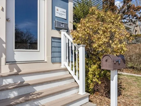 $2,475 | 52 Underwood Street, Unit SUITE B, Fall River, MA 02720