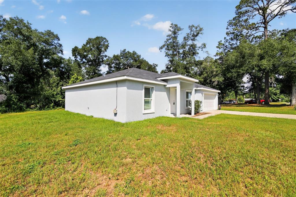 16 Spring Loop Court Ocala, FL 34472 - Photo 4 of 30