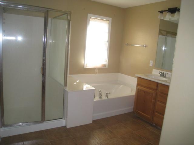 2626 South Key Biscayne Drive Gilbert, AZ 85295 - Photo 11 of 12 Master Bath