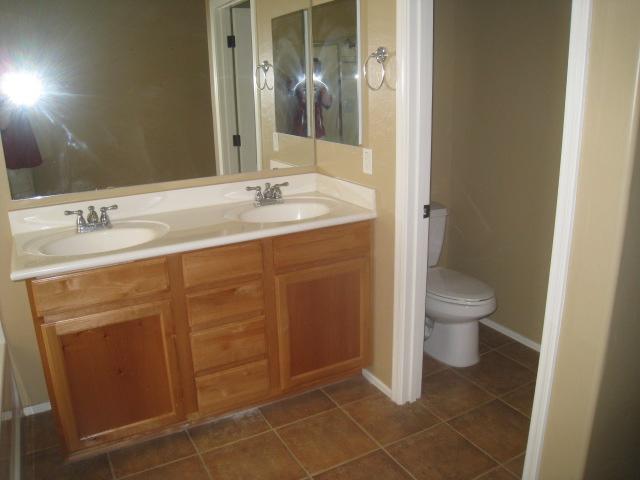 2626 South Key Biscayne Drive Gilbert, AZ 85295 - Photo 12 of 12 Master vanity