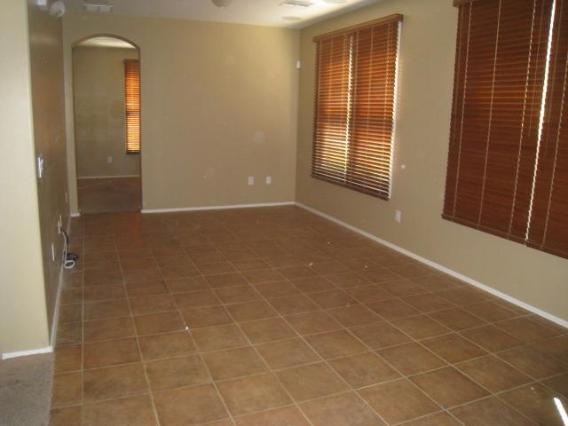 2626 South Key Biscayne Drive Gilbert, AZ 85295 - Photo 3 of 12 Family Room