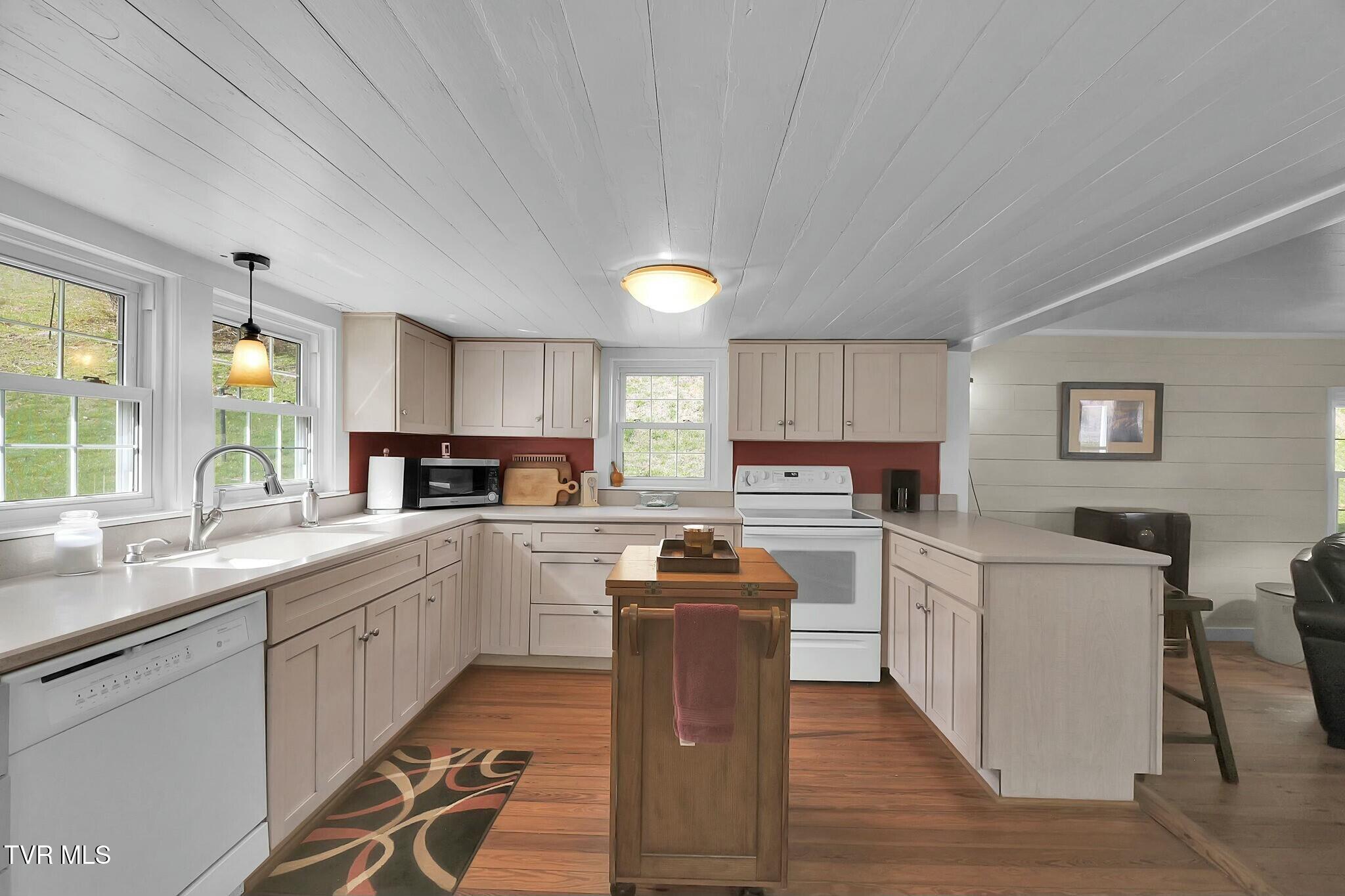 736 Shelleys Road Bristol, VA 24202 - Photo 27 of 82 tempImagew07g9y