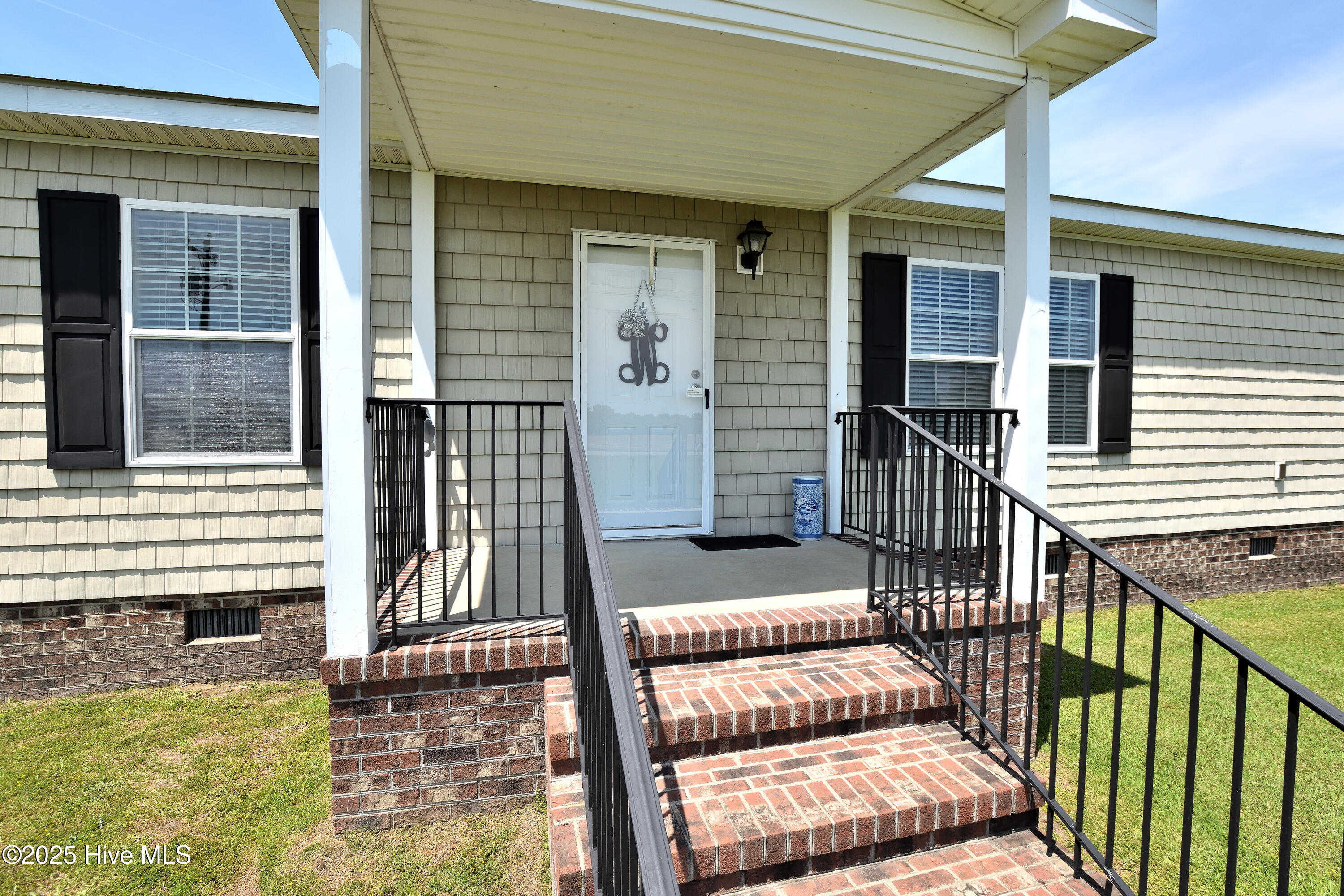 1424 Wood Duck Road Elm City, NC 27822 - Photo 4 of 38 Front porch