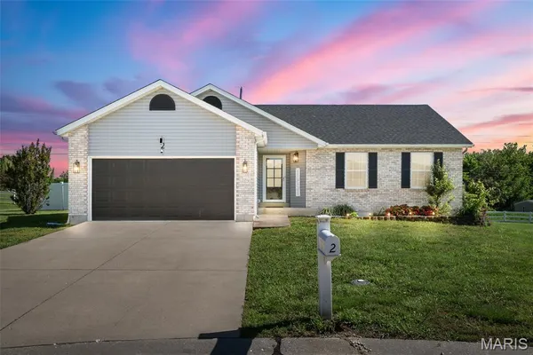 $365,900 | 2 Trail Blaze Circle, Festus, MO 63028