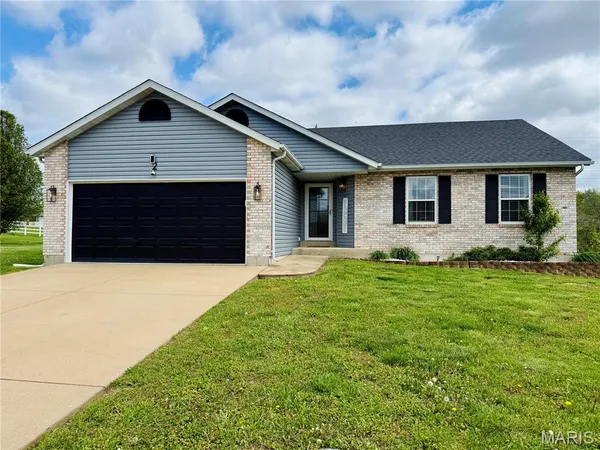 $365,900 | 2 Trail Blaze Circle, Festus, MO 63028