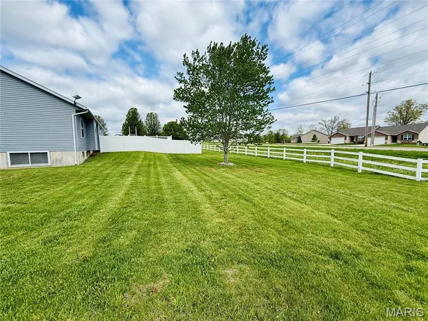 $365,900 | 2 Trail Blaze Circle, Festus, MO 63028