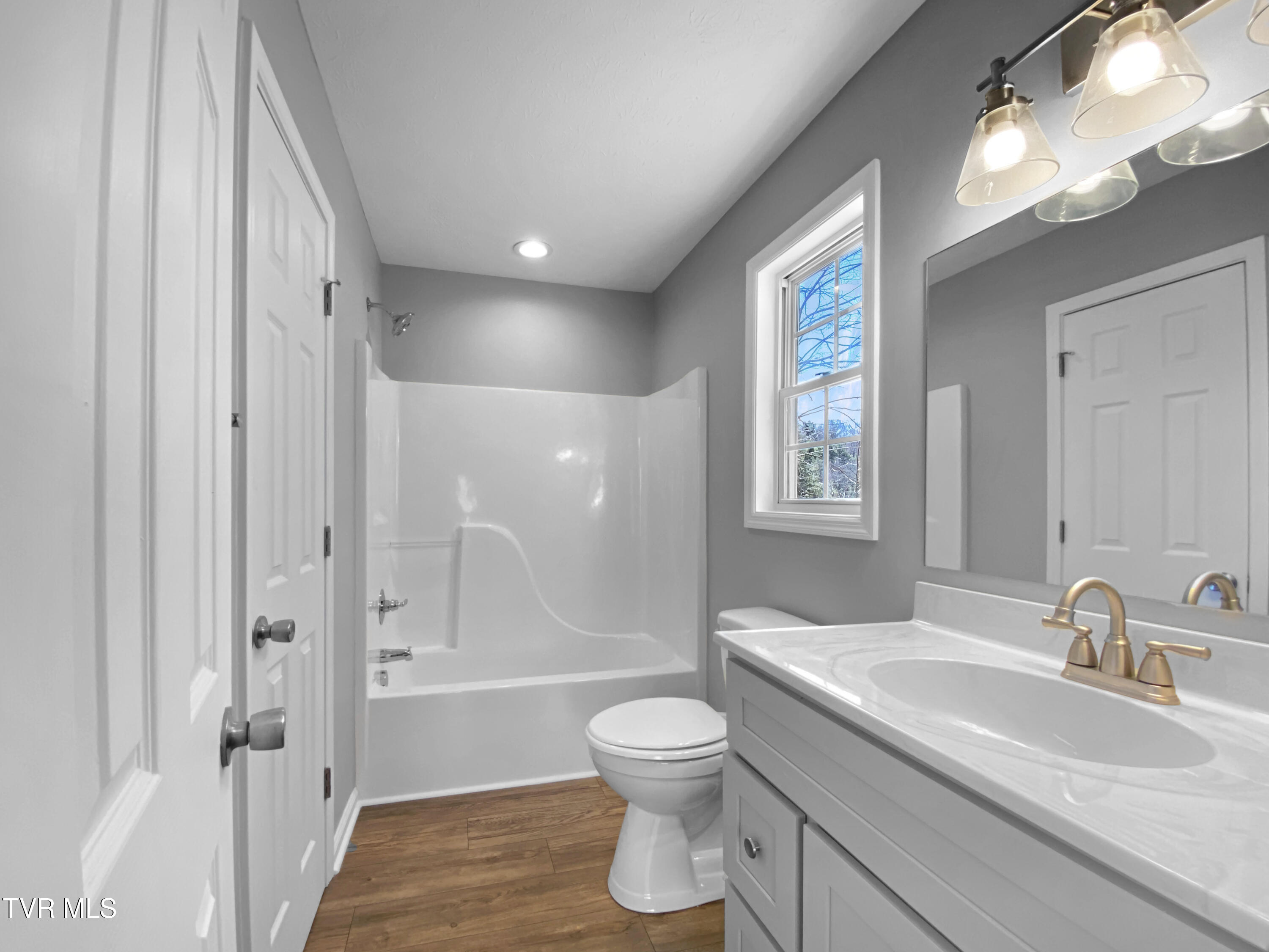 302 Grover Reece Road Trade, TN 37691 - Photo 13 of 29 13 - Primary Bathroom