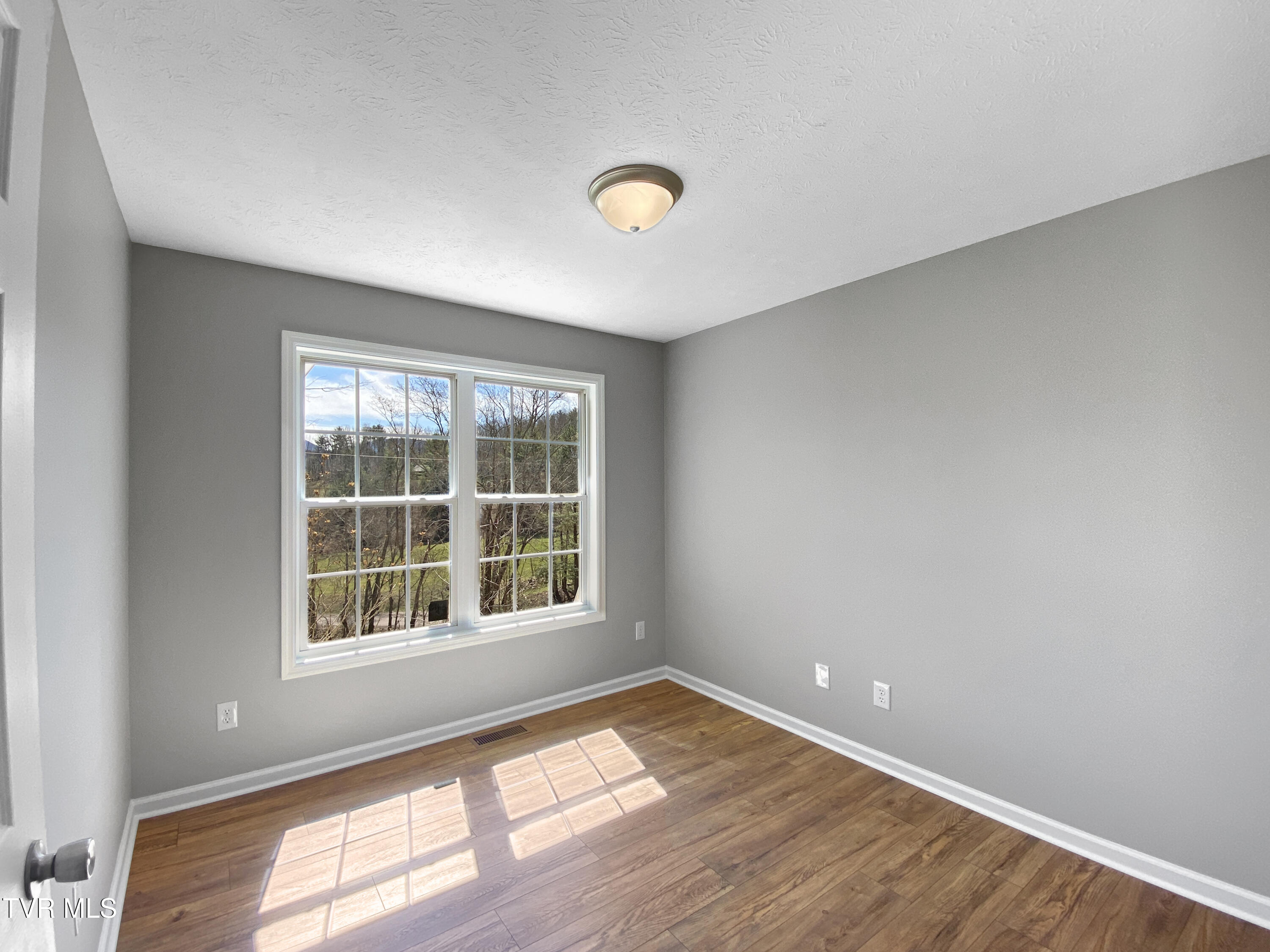 302 Grover Reece Road Trade, TN 37691 - Photo 17 of 29 17 - Bedroom 3 of 3