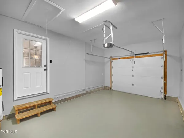 $249,900 | 302 Grover Reece Road, Trade, TN 37691