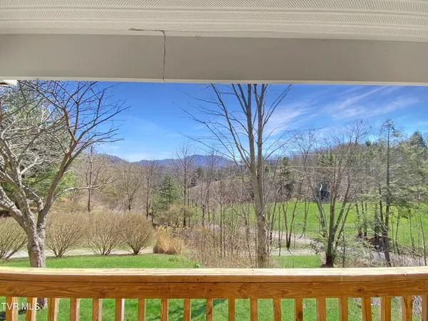 $249,900 | 302 Grover Reece Road, Trade, TN 37691