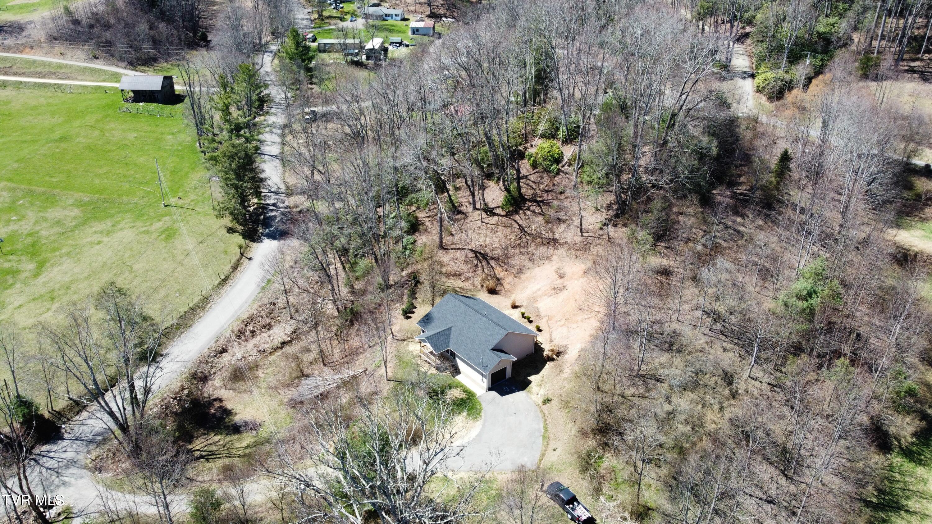 302 Grover Reece Road Trade, TN 37691 - Photo 27 of 29 26B - Aerial - Front Right