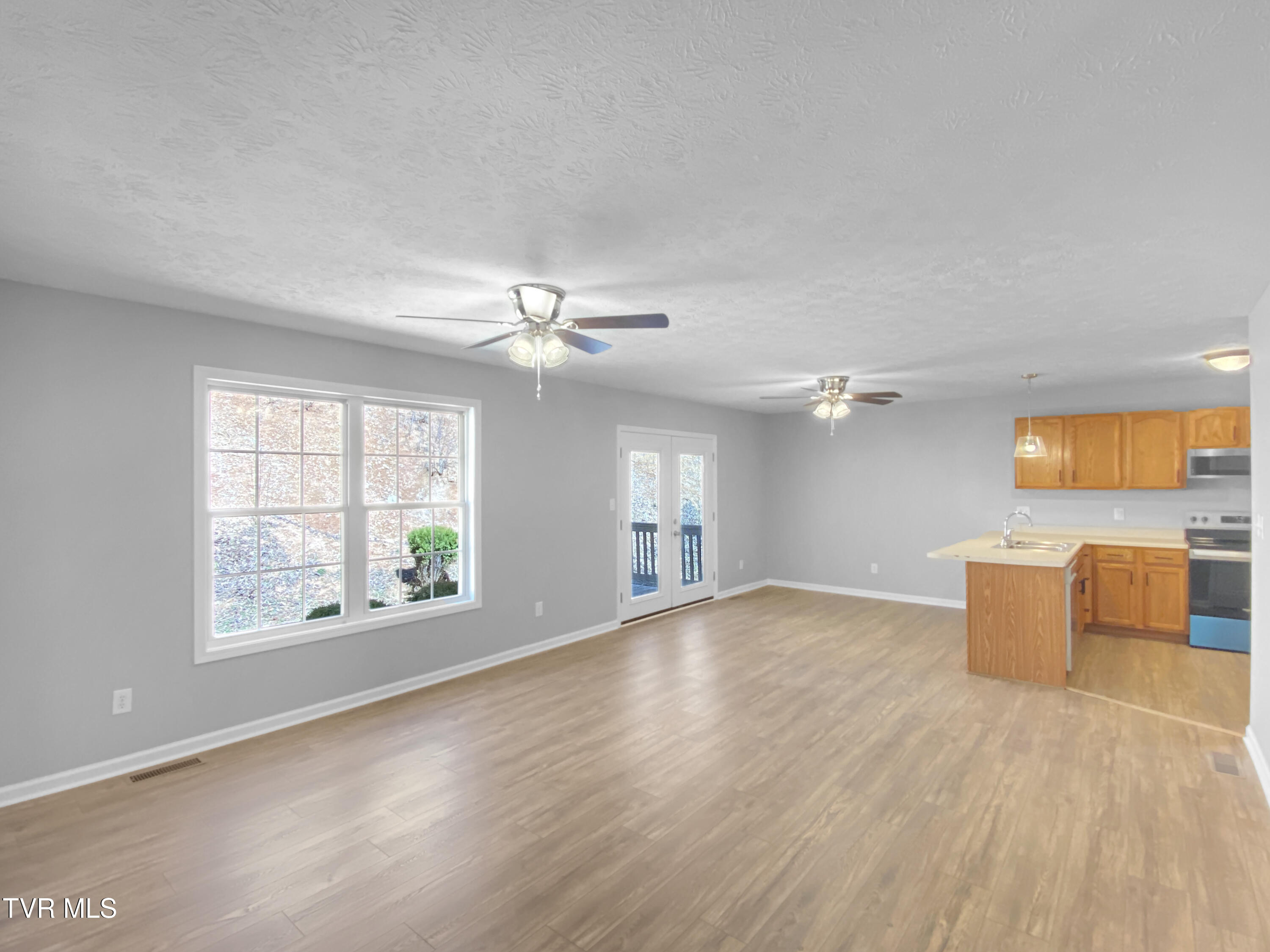 302 Grover Reece Road Trade, TN 37691 - Photo 6 of 29 6 - Living Room 1