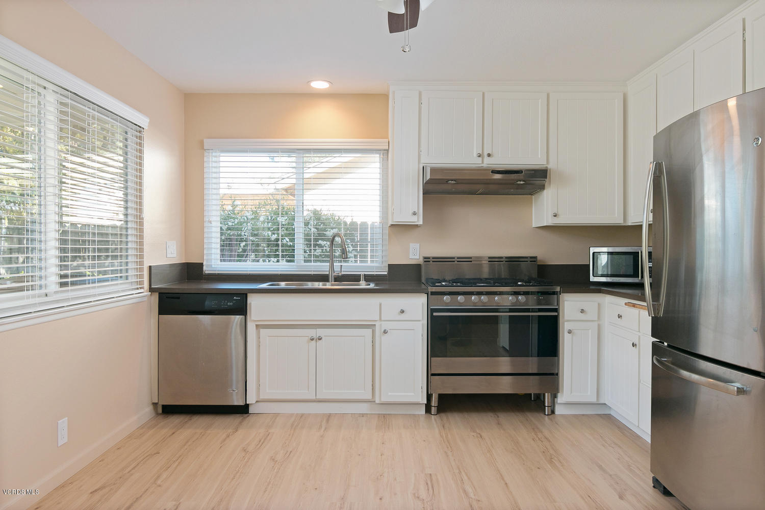 155 Ripley Street Camarillo, CA 93010 - Photo 9 of 22 155 Ripley St-MLS_Size-009-4-Kitchen-150