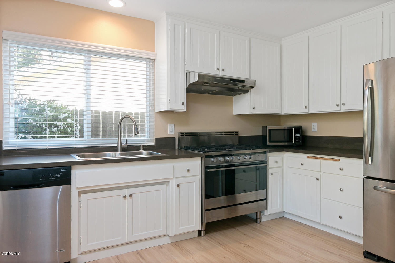 155 Ripley Street Camarillo, CA 93010 - Photo 10 of 22 155 Ripley St-MLS_Size-010-7-Kitchen-150