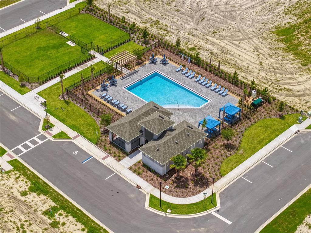 6032 Cliffbow Loop Leesburg, FL 34748 - Photo 28 of 31 an aerial view of a backyard