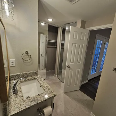 $995 | 5325 Bent Tree Forest Drive, Unit 1108, Dallas, TX 75248