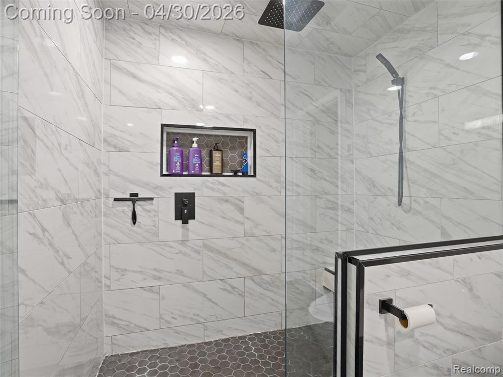 30006 Rambling Road Southfield, MI 48076 - Photo 15 of 34 Gallery Image 15