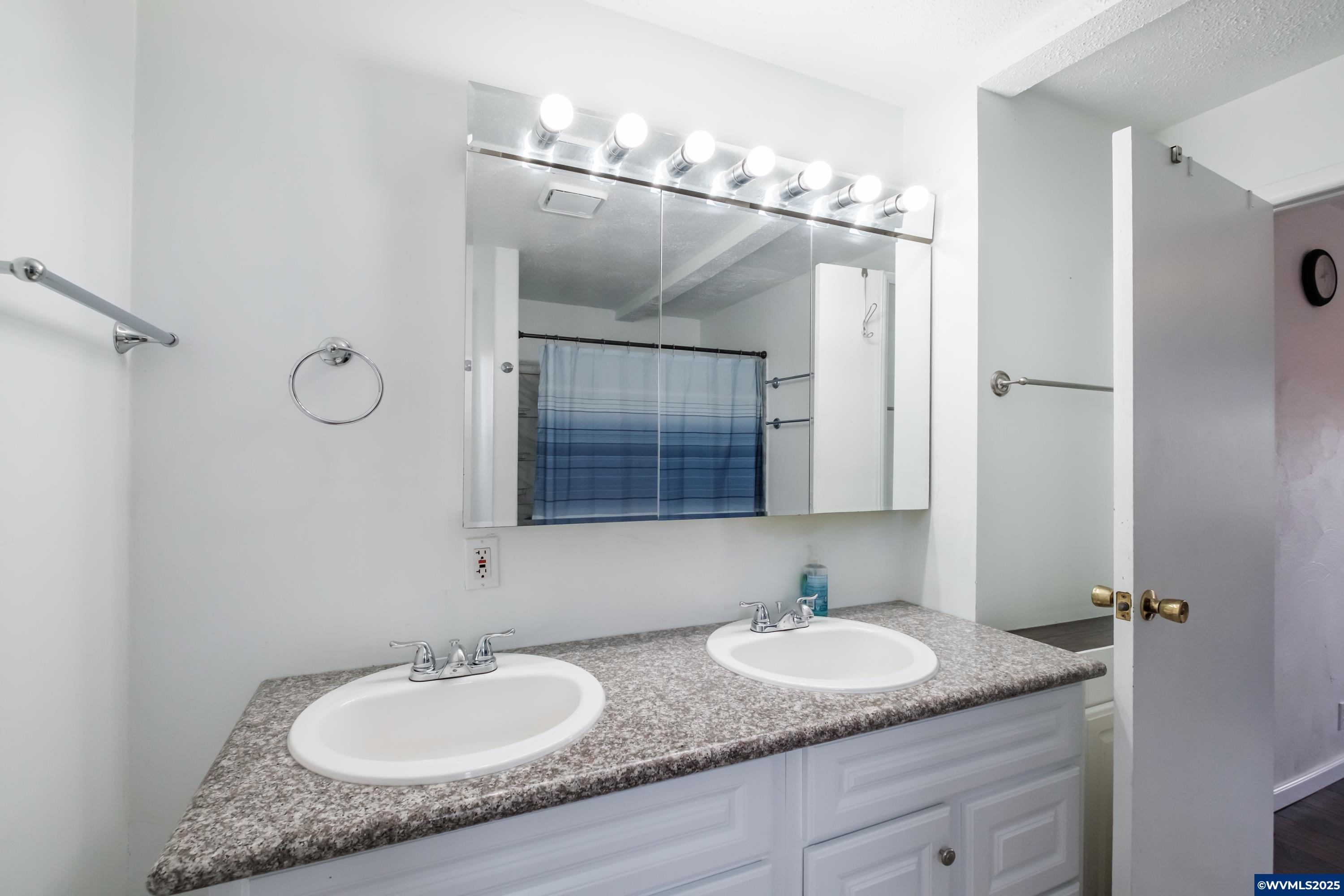 371 Gilbert Street Lebanon, OR 97355 - Photo 12 of 23 Gallery Image 12