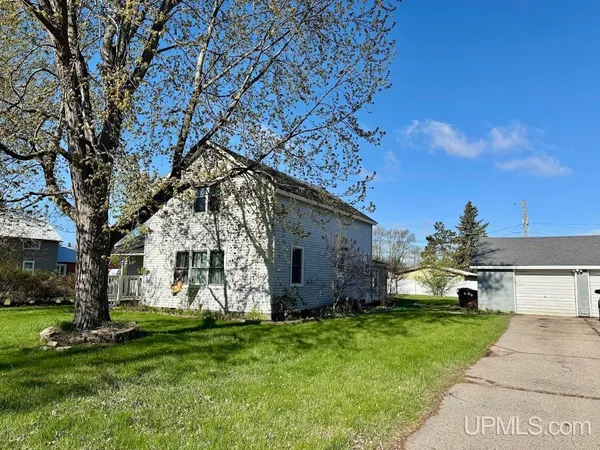 $199,500 | 6363 North 5th Street, Wells, MI 49894