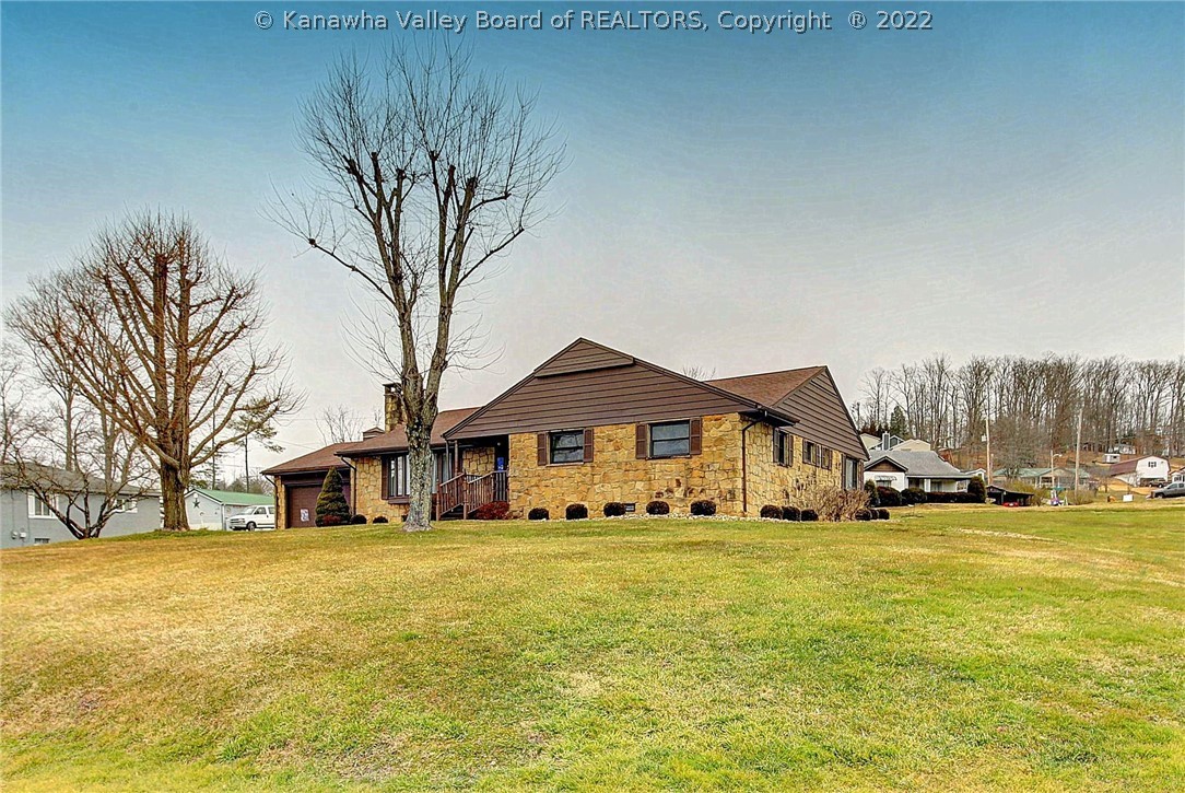 247 South Pinch Road Elkview, WV 25071 - Photo 4 of 41 Gallery Image 4
