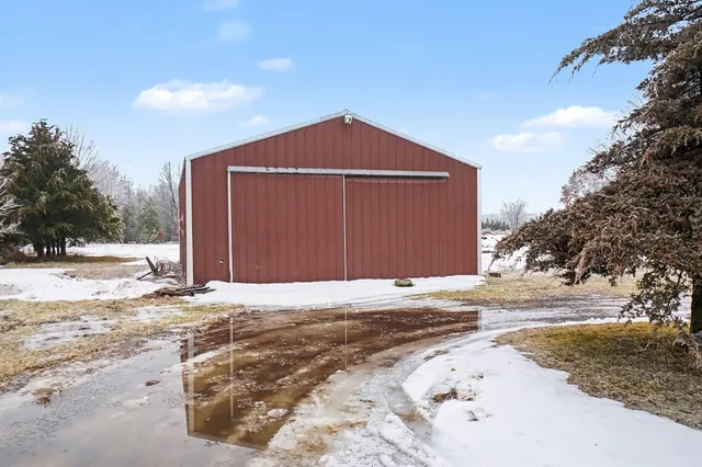 $340,000 | 7353 South 88th Avenue, Rothbury, MI 49452