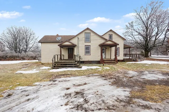 $340,000 | 7353 South 88th Avenue, Rothbury, MI 49452