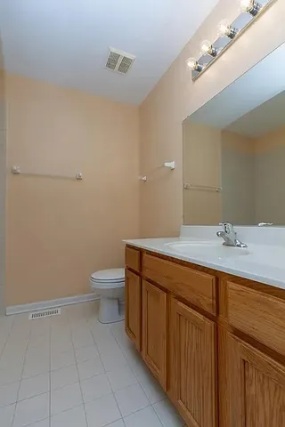 $2,850 | 1953 Fountain Grass Circle, Bartlett, IL 60103