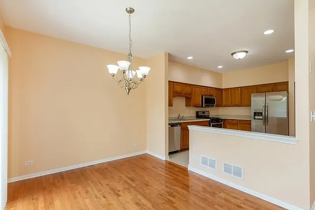 $2,850 | 1953 Fountain Grass Circle, Bartlett, IL 60103