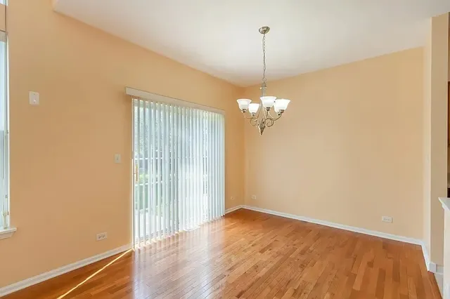 $2,850 | 1953 Fountain Grass Circle, Bartlett, IL 60103