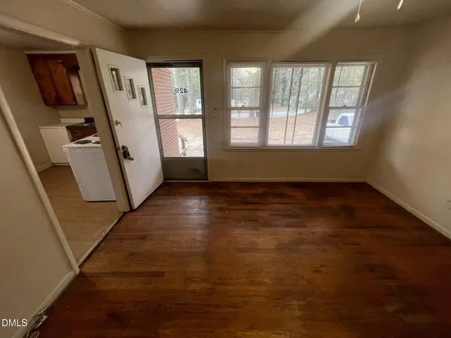 $950 | 429 Rose Lane, Raleigh, NC 27610