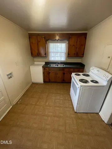 $950 | 429 Rose Lane, Raleigh, NC 27610