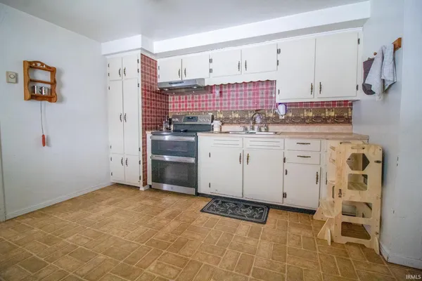 $155,000 | 225 Angling Road, Farmland, IN 47340