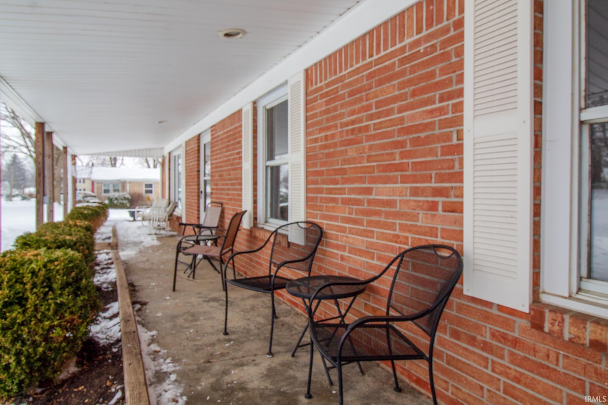 225 Angling Road Farmland, IN 47340 - Photo 2 of 25