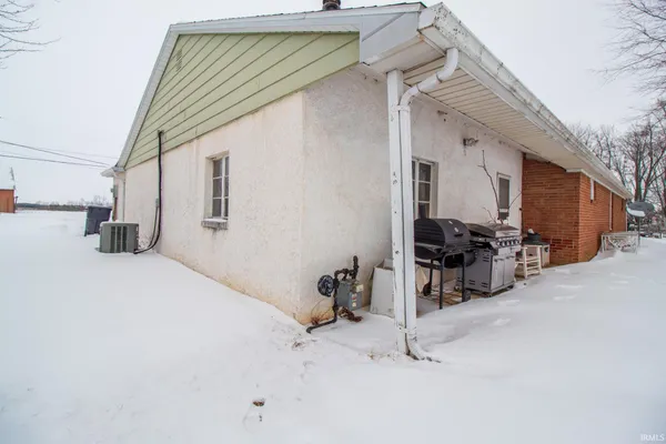 $155,000 | 225 Angling Road, Farmland, IN 47340