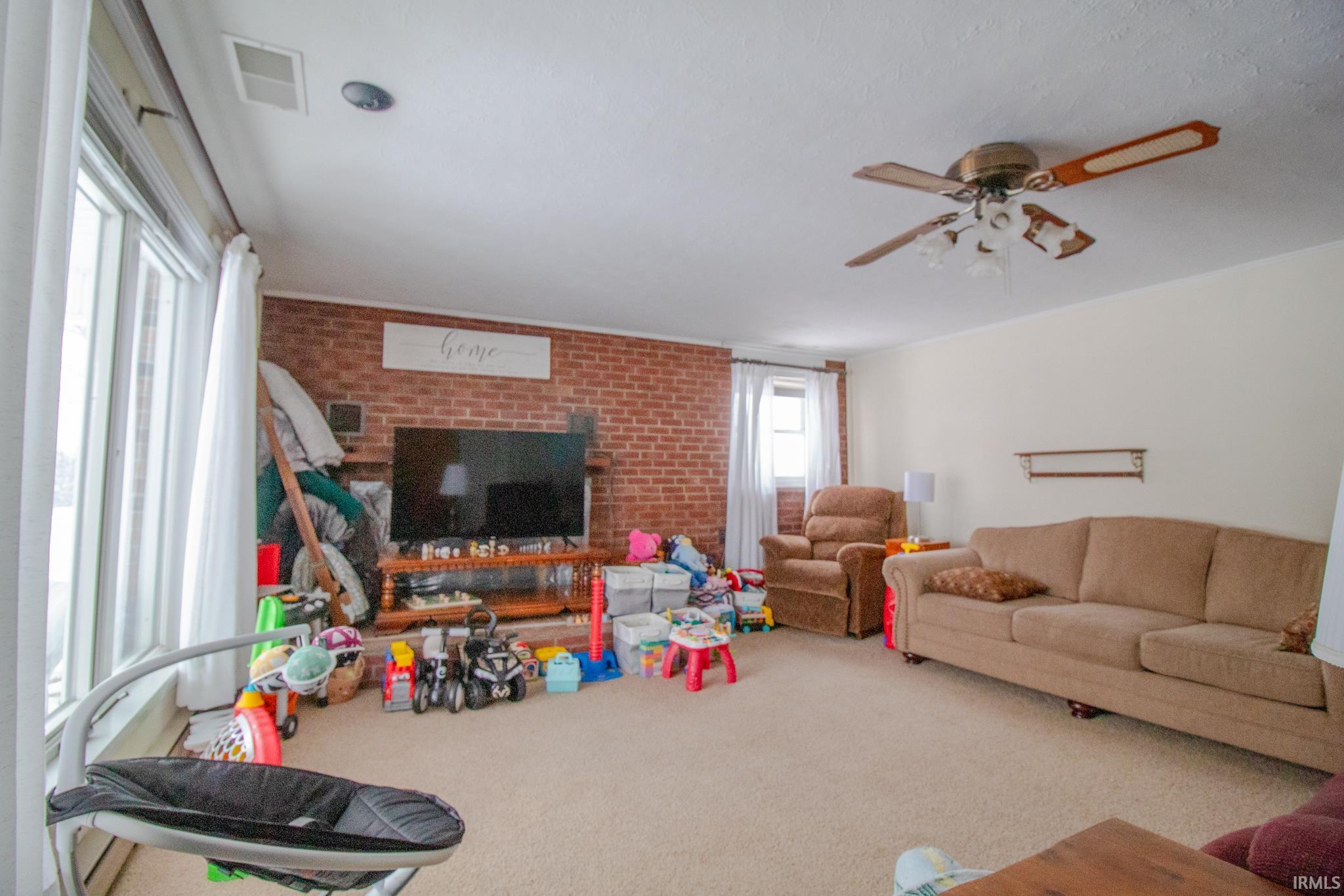 225 Angling Road Farmland, IN 47340 - Photo 3 of 25