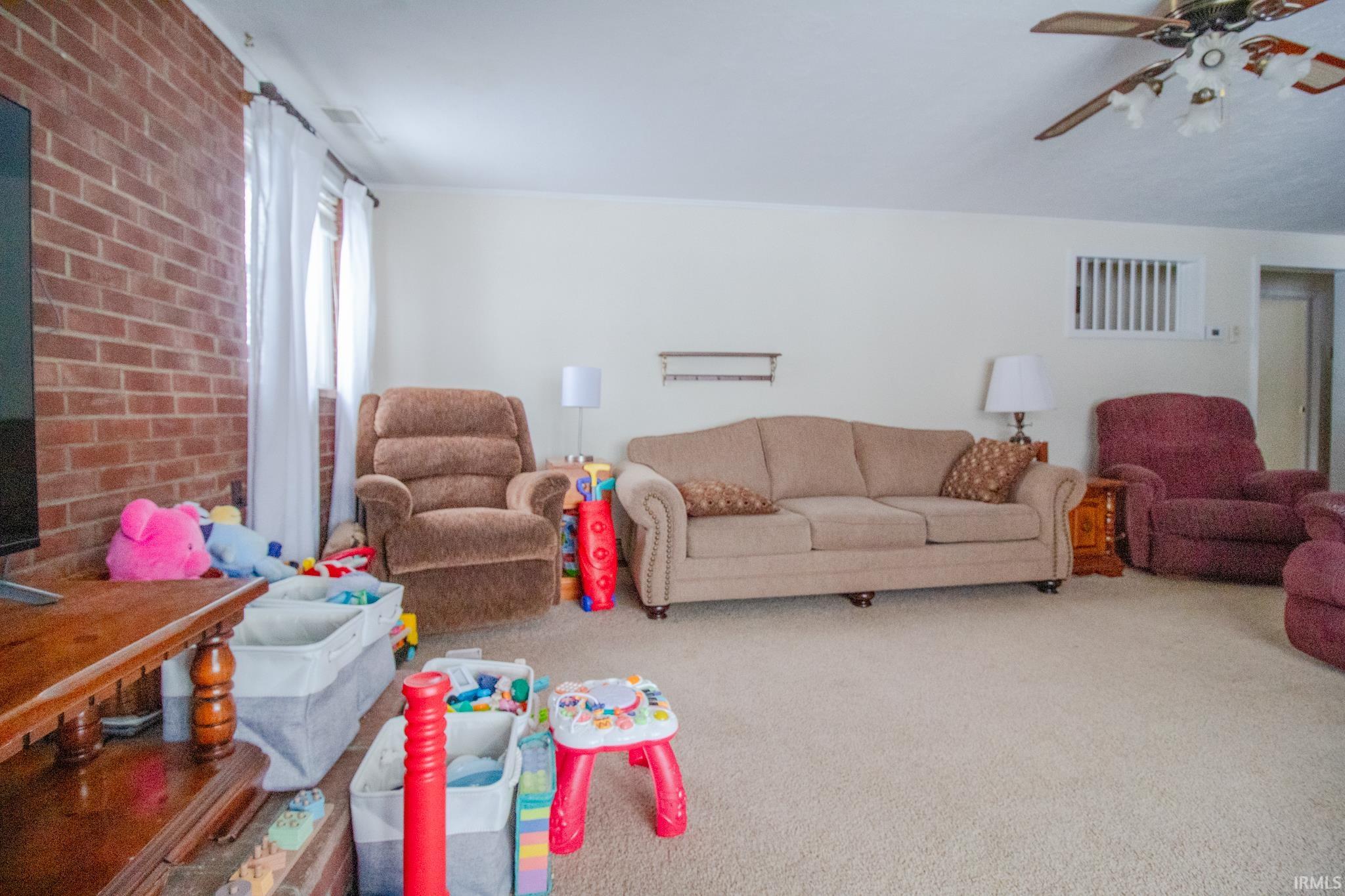 225 Angling Road Farmland, IN 47340 - Photo 4 of 25