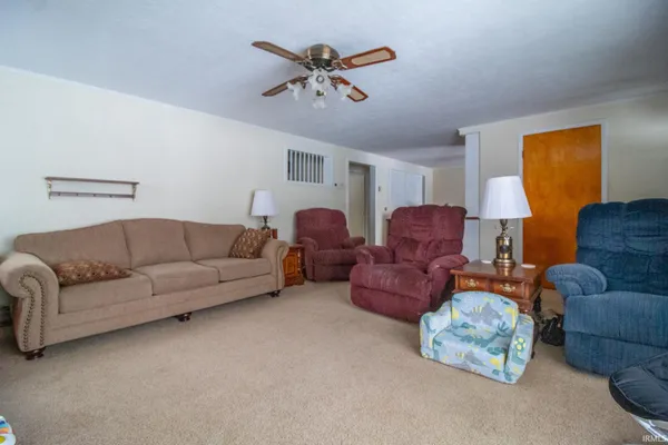 $155,000 | 225 Angling Road, Farmland, IN 47340