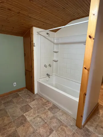 $110,000 | 810 East Main Street, Jasonville, IN 47438