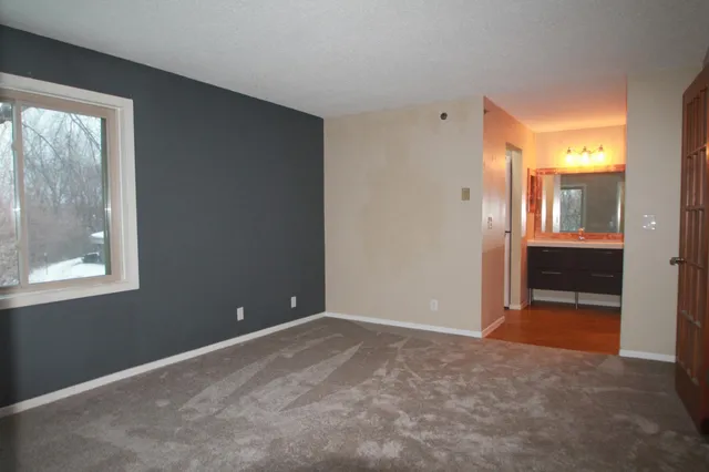 $1,595 | 2160 Ridge Drive, Unit 21, St. Louis Park, MN 55416