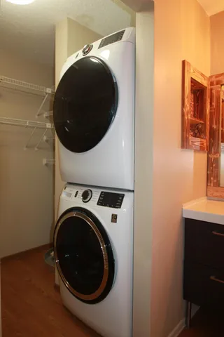 $1,595 | 2160 Ridge Drive, Unit 21, St. Louis Park, MN 55416