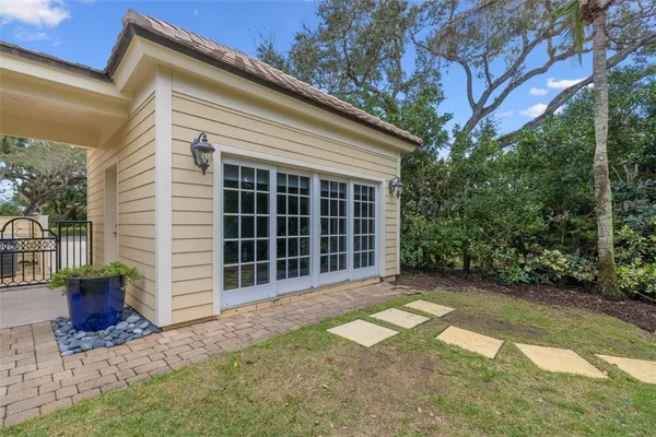 $1,995,000 | 681 North Tomahawk Trail, Vero Beach, FL 32963